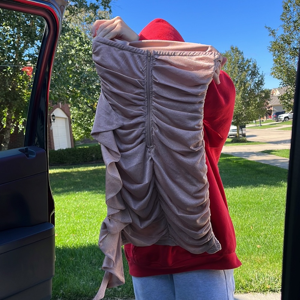 never worn - Picture 2 of 3